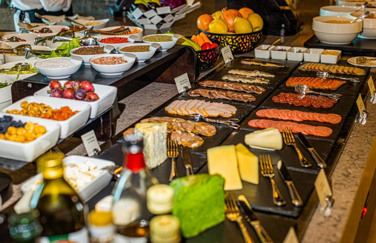 Hilton Samarkand Regency Ngoại thất bức ảnh